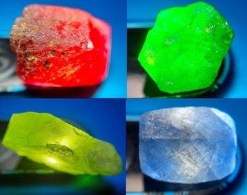 POKER GEMS - 40,9 ct - Natuurlijke Smaragd, Robijn, Saffier,, Verzamelen