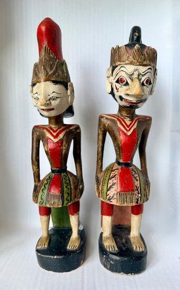 Set van twee vintage houten Wayang Golek-stijl beelden –