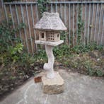 Tuinlantaarn met ongewone vorm, type met rieten dak - Steen,