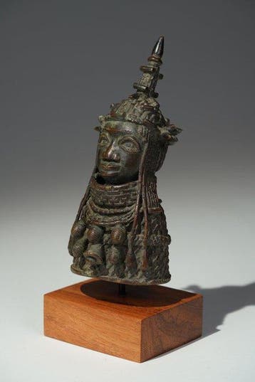 Een bronzen beeld. - Hoera! - Benin - Nigeria (Zonder