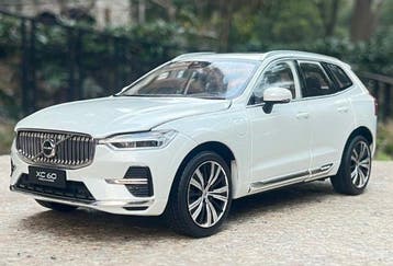 Paudi Model 1:18 - Modelauto - Volvo XC60 (2022), Nieuw
