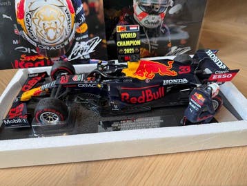 Minichamps 1:18 - Model raceauto - Max Verstappen - First, Nieuw