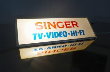 Vintage verlicht winkelnaambord Singer tv video HiFi