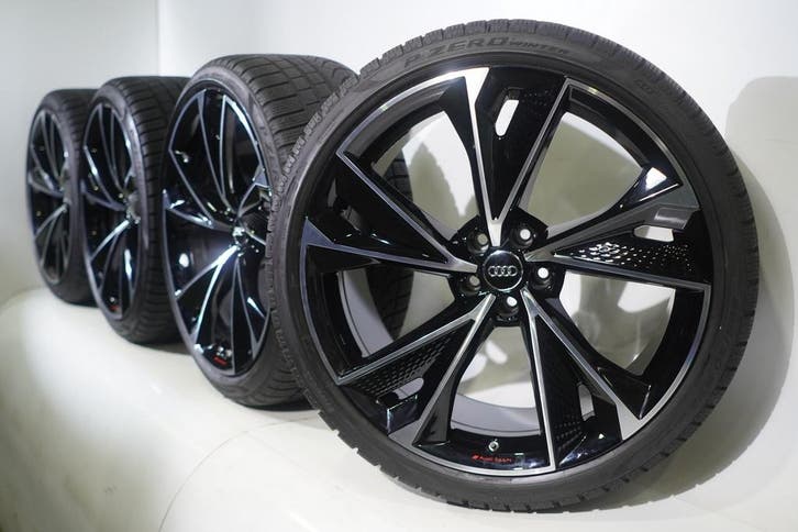 Audi RS6 22 inch velgen Pirelli Winterbanden Origineel, Auto-onderdelen, Banden en Velgen, Velg(en), Gebruikt, Overige maten, Winterbanden