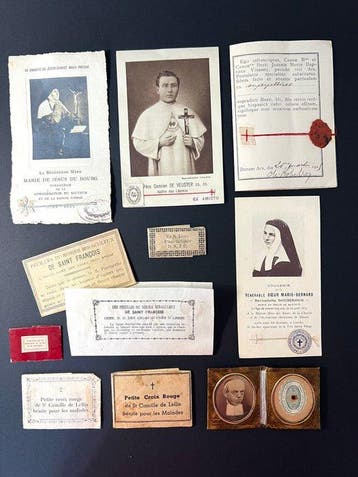 Reliekhouder (10) - Diversen - 1850-1900 - Reliekenset