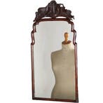 Kleine Soester spiegel in notenhout met bijpassend kroontje, Ophalen of Verzenden