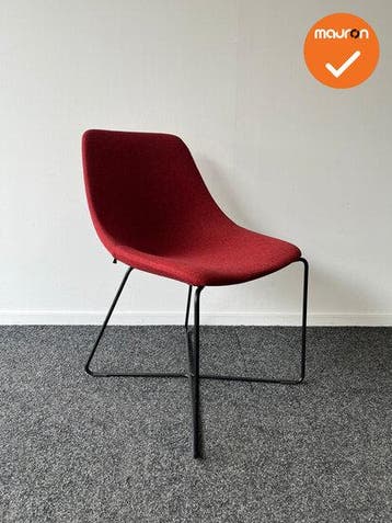 Mishell Chair - Noti vergaderstoel Rood (Vergaderstoelen), Vergader- of Presentatieruimte, Ophalen of Verzenden, Gebruikt, Stoel