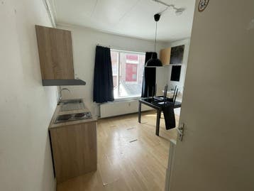 Te huur: Kamer Haarlemmerstraat in Leiden, Huizen en Kamers