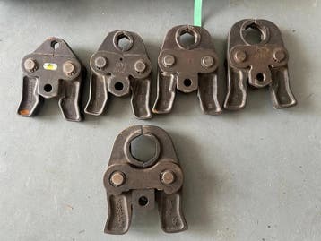 Viega perspistool 5 met 5 Viega persbekken V12 V22 V28 V35, Ophalen of Verzenden, Gebruikt
