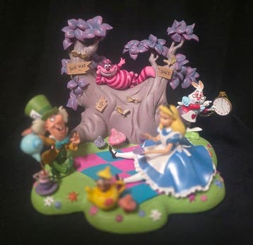 Disney - Beeldje - Tea Time Alice in wonderland Disney Park, Nieuw