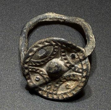 Middeleeuwen, kruisvaardersperiode Lood Symbolische ring met