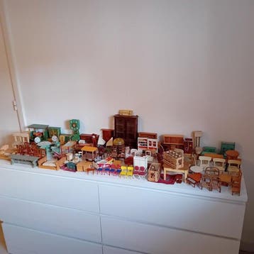 sans - Poppenhuis gros lot de meubles pour maison de poupée
