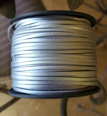 Faux Leather veter, plat 1 meter x 3mm zilver, Ophalen of Verzenden, Nieuw, Draad
