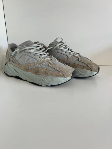 Yeezy - Yeezy Boost 700 - Sneakers - Maat: EU 41, Nieuw