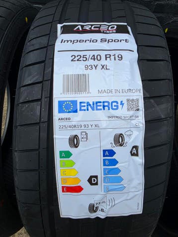 225/40r19 93Y XL Made in Europe Dot26 Nieuwe A Merk Banden, Auto-onderdelen, Nieuw, Band(en), Ophalen, 19 inch