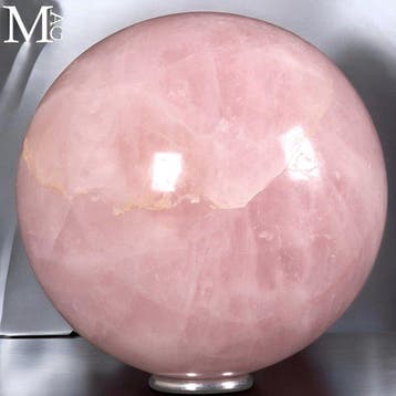 Hoogwaardige rozenkwarts met een diepe en uniforme roze tint