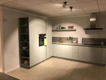 Verkoop showroom keuken (WEG=WEG) 0011 - 107, Ophalen, Nieuw, Hoekkeuken