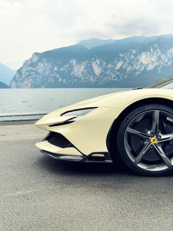Ferrari SF90 Carbon voor bumper splitter, Verzenden