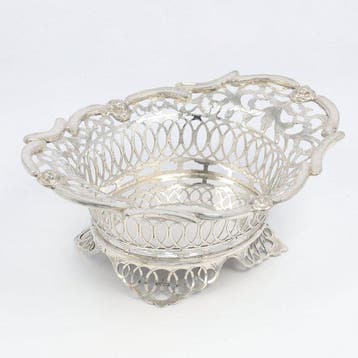 J. Postmus (Hoorn 1912) - Bonbon mand - .833 zilver