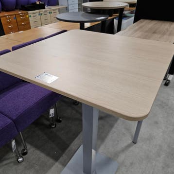 Nette Gispen hoge tafel - 70x70 cm, Ophalen of Verzenden, Nieuw