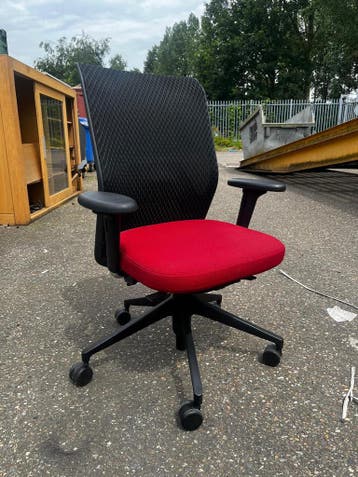 20x Refurbished Vitra ID Mesh | Bureaustoel | Ergonomisch, Verzenden, Zo goed als nieuw, Bureaustoel, Rood