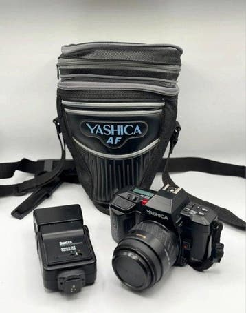Yashica 200-AF + 28-70mm + Flash Suntax + original Case |, Nieuw