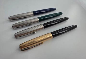 Parker - Lot of 4 21 Fountain Pens USA – Parker 21 Custom, Verzamelen, Pennenverzamelingen, Nieuw