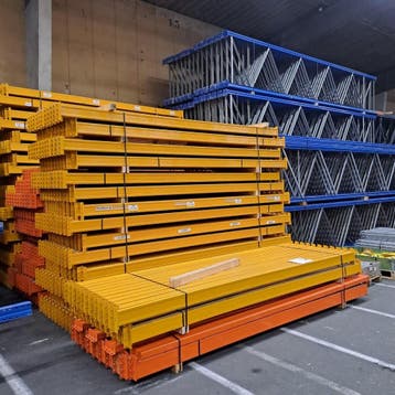 Gebruikte Esmena palletstelling 2450x3600x1050 mm (hxbxd) 2
