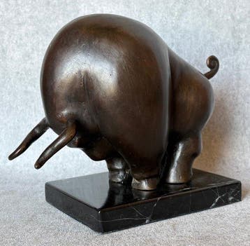 Beeld, Stier in “Botero Stijl” - 16.5 cm - Brons, Marmer
