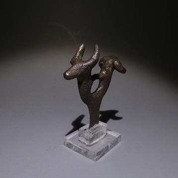 Achaemenidisch Brons Belangrijke figuur, ex-voto. 4,6 cm