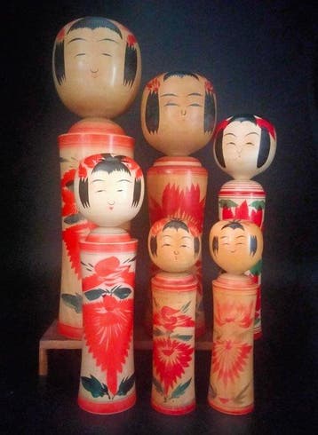 Beeldje (6) - Zes traditionele Naruko kokeshi in