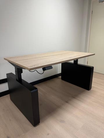 Zit Sta Bureau Met Luxe Wangelementen - Design Bureau, Huis en Inrichting, Bureaus, Verzenden, In hoogte verstelbaar, Nieuw