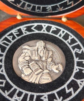 Niue. 2016 Vikings, Thor . 2 oz (.999) with BOX and COA