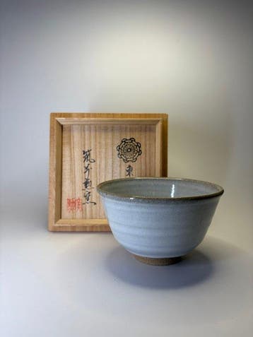 Japanse chawan – Kun-kiln () – bleek blauw-grijs glazuur –