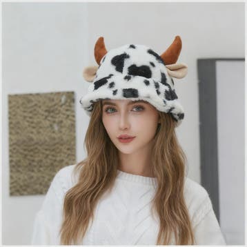 Warme Koeienprint Bucket Hat met Hoorns - Fleece Gevoerd & V
