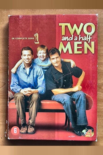 Two And A Half Men Season 1 2003 6 DVDs voor de prijs van 5, Verzenden, Nieuw in verpakking