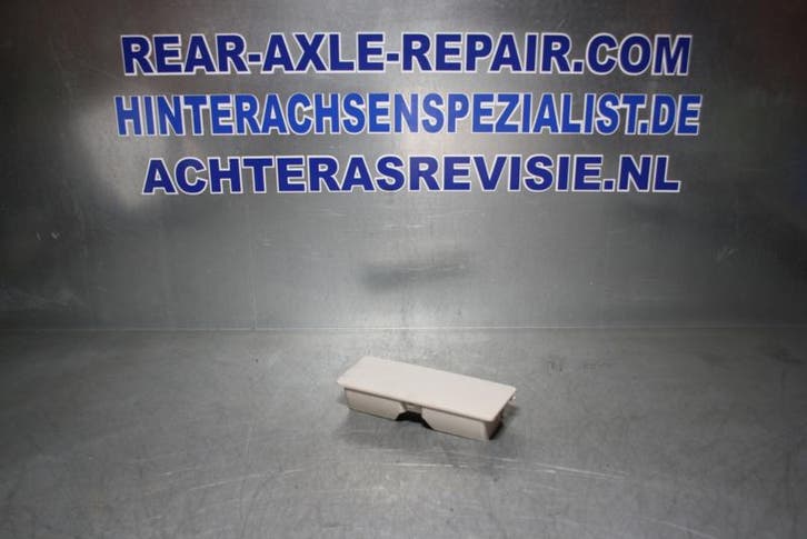 Landrover Defender (2023) zonnebrilhouder, crèmekleurig,..., Auto-onderdelen, Interieur en Bekleding, Gebruikt, Land Rover, Verzenden