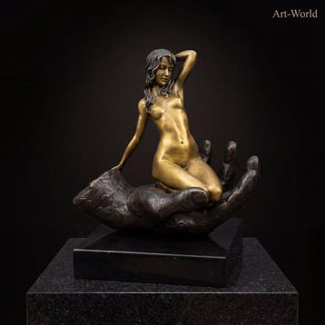 sculptuur, Erotisch bronzen sculptuur van een hand en vrouw