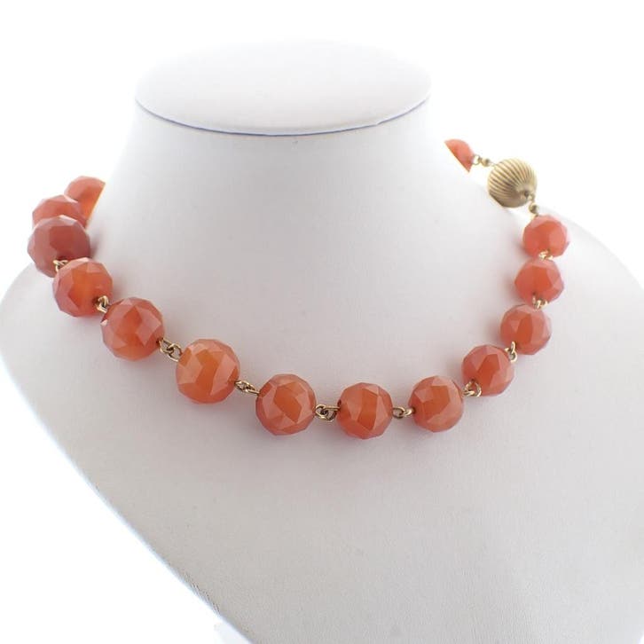 Carneool kralenketting met gouden sluiting, Sieraden, Tassen en Uiterlijk, Kettingen, Overige kleuren, Gebruikt, Met edelsteen