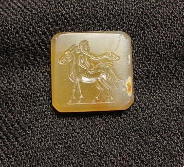 Replica van antiek Grieks-Romeins hardsteen-agaat. Intaglio