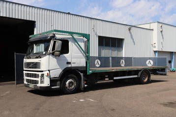 Veiling: Platte laadbak (vrachtwagen) Volvo FM9 Diesel 2002, Wit, Volvo, BTW verrekenbaar, Handgeschakeld