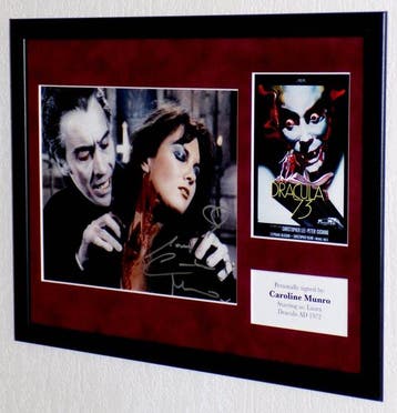 Dracula A.D. 1972 - Caroline Munro (Laura) Premium Framed,, Nieuw