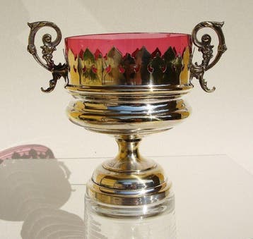 Historicist Pedestal - Kom - Origineel Pink Glass Liner –, Antiek en Kunst