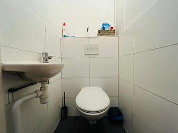 Te huur: Studio Johannes Camphuijsstraat in Den Haag, Den Haag, Zuid-Holland