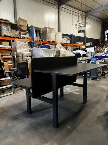 Elektrisch Verstelbaar Duo Bureau - Ahrend, Huis en Inrichting, Verzenden, In hoogte verstelbaar, Zo goed als nieuw