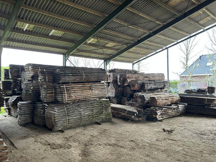 Grote partij | schaaldelen | 150 m3, Doe-het-zelf en Verbouw, Hout en Planken, Eiken, 300 cm of meer, 50 mm of meer, Nieuw, Overige typen