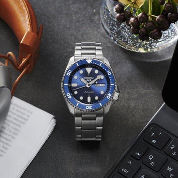 Seiko - Seiko Day-Date Sport Automatic Blu Dial Sub 100 -, Sieraden, Tassen en Uiterlijk, Horloges | Heren, Nieuw