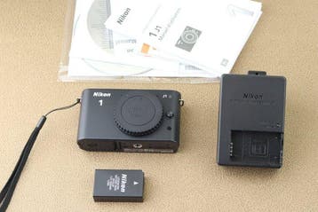 Nikon 1, J1 Body + Accessoires Digitale camera, Nieuw
