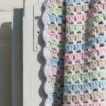 Haakpatroon Linnen Deken en Kussen set - Wendy’s Home Coll, Ophalen of Verzenden, Nieuw