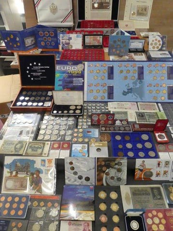 Europa. Collection of coins/banknote/medals/euro inkl. pp